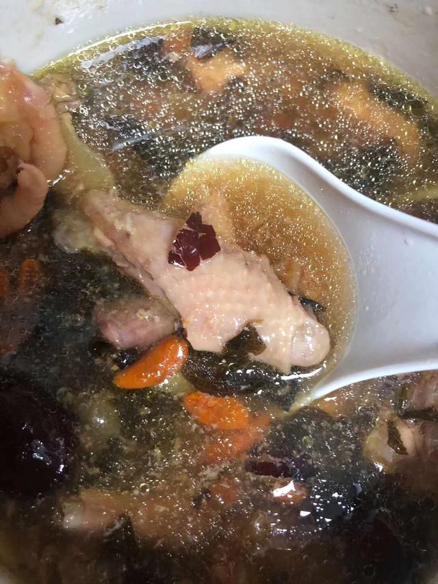 花胶姬松茸鸡脚汤 花胶姬松茸鸡汤的做法大全 花胶姬松茸鸡脚汤 花胶姬松茸鸡汤的做法大全