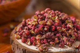 床底放一把花椒，解决了好多人的大烦恼，别不当个事，快回家试试图片
