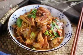 菜市场碰上这肉我从不放过，25元一斤，肉香还细腻，解馋了图片