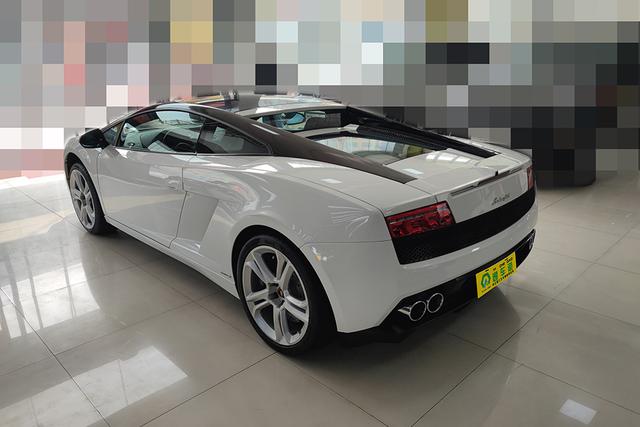 9年的兰博基尼盖拉多卖家说精品，客户心存侥幸是捡漏还是踩坑？