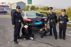 建党百年讲好警察故事丨王伟：身披正义 惩恶扬善图片