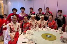 男女声合唱：他们深情并茂演唱《泪蛋蛋掉在酒杯杯里》图片