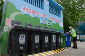 六里屯街道丨垃圾分类“三集中” 践行文明“新时尚”图片