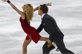 摄影师抓拍到的花样滑冰赛场运动员失误瞬间，这表情也太搞笑了图片