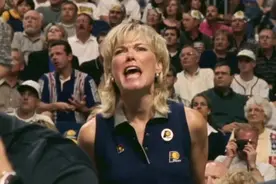 这个疯狂爆粗的女球迷，眼熟吗？这就是印第安纳式篮球文化图片