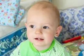 孩子出牙时间是"健康晴雨表"，出牙晚不外乎这3个原因，别不在意图片