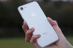 最不起眼的苹果旗舰：iPhone7迟到的评测图片