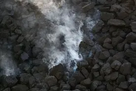 印尼东南苏拉威西省重工业发展迅速图片