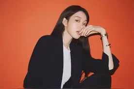 李圣经也太会穿了！“人体模特”般的身材，ol风也能惊艳图片