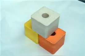 原来牛体内的盐分补充是靠舔的图片