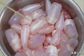 聊城特色名菜——酸辣鱼肚图片