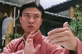 功夫不输李连杰，让周润发做配角的钱小豪，却因“偷拍”前途尽毁图片