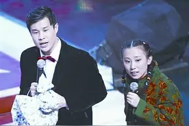 她和小沈阳一起搭档上春晚，成名后突然闪婚如今美成了这样。图片