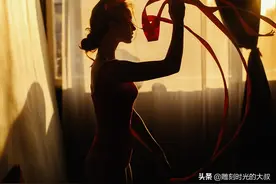 暖色调拍摄舞蹈肖像摄影的乌克兰摄影师图片