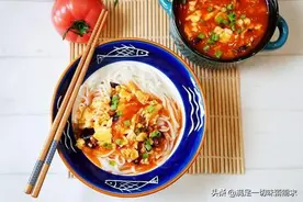 经典西红柿打卤面，加入这种食材汤汁更醇香，拌面连吃三碗都不够图片