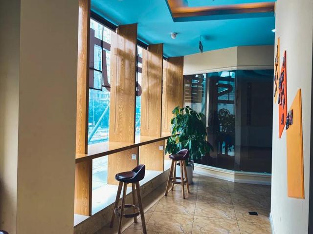 ����ح�����������ڳ�Ȧ�ˣ��Ͻ�����ѧ����