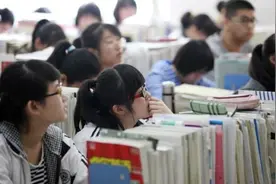2003年疫情，他偷了高考试卷，启用备用卷，无数考生命运由此改变图片