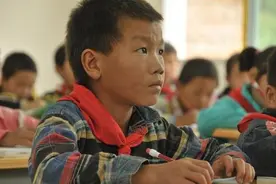 农村小学生成绩单曝光，数学成绩出乎意料，全班有一半不及格图片