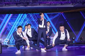 《极限挑战6》逐梦训练营 杨超越周震南鼓励“后辈”图片
