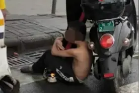 男孩因玩手机与母亲发生矛盾，寒冬里被脱掉衣服扔在路边视频封面