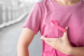 上大学前一周被确诊为乳腺癌！单亲女孩：之前不好意思告诉爸爸……图片