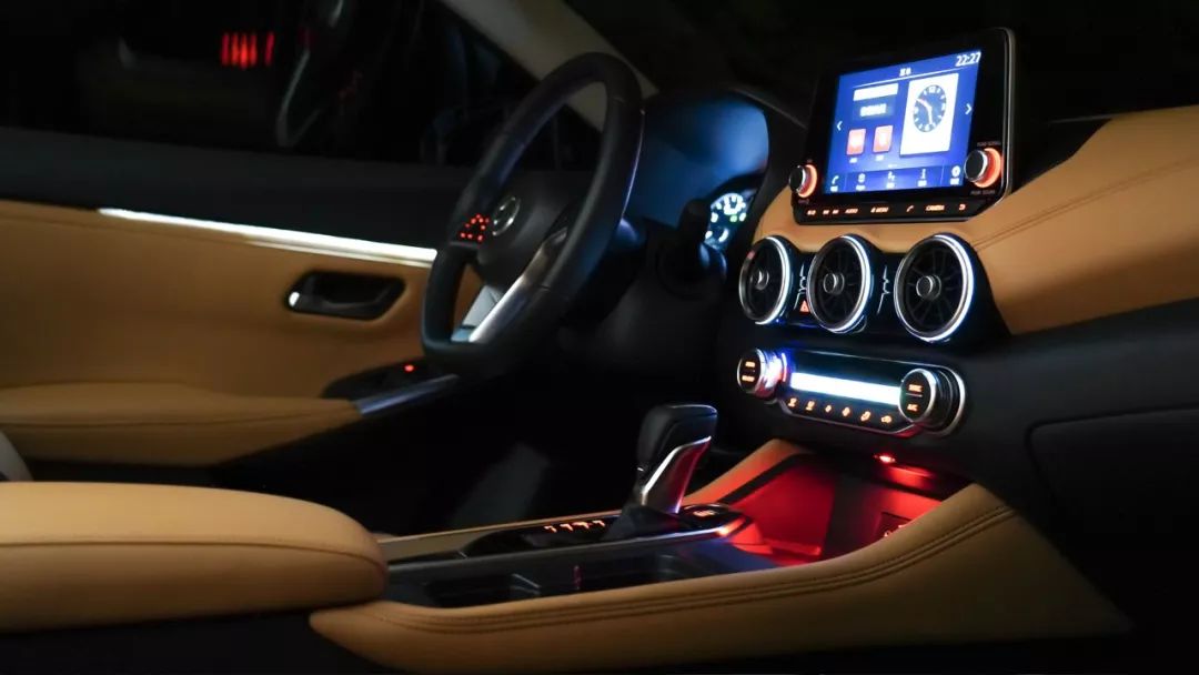 买经典轩逸会不会过时_14代轩逸与轩逸经典对比_轩逸车型配置推荐