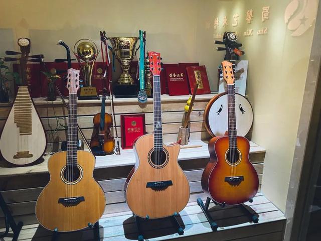 ����ح�����������ڳ�Ȧ�ˣ��Ͻ�����ѧ����