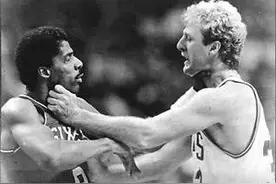 NBA有史以来最被夸大的事件之一：大鸟伯德与J博士的“一对一”图片