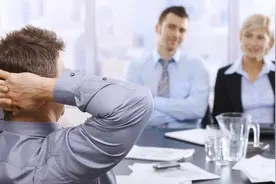 领导发出这3个信号，表明他真的讨厌你，你不及时反省会遭殃图片