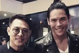 李连杰亲传弟子向佐，咋就在格斗综艺里败给了一位男团艺人？图片