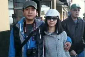 国家一级演员何政军全家近照，妻子贤惠善良，女儿漂亮名字有深意图片