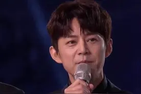 芒果跨年好搞笑，热搜词自卖自夸，官博宣发隔壁台张韶涵疑切错号图片