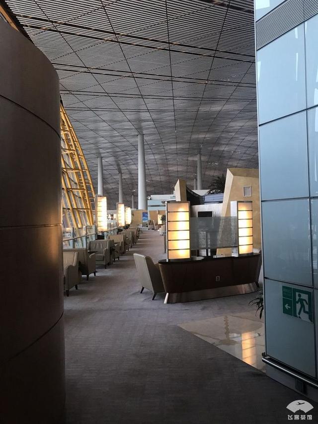 中国银行白金卡经济舱也能享受贵宾室提前选座等权益