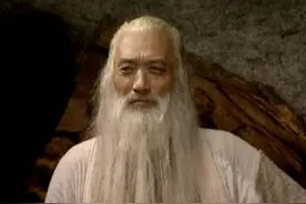 风清扬的师傅大战张无忌，幸有张三丰调解，张无忌逃出生天图片