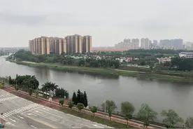流经石湾的沙河，变了图片