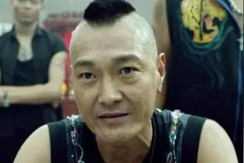 卢惠光为长子庆祝22岁生日，三父子合影曝光，俩儿子高大帅气图片