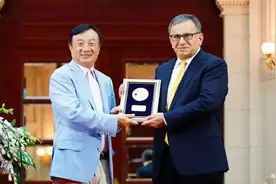 华为苦寻的天才数学家，因人事迟到拒绝加盟，任正非：别回来了图片