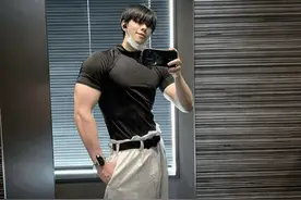 《咒术回战》还原COS，接近于漫画人物身材，这不是甚尔本人？图片