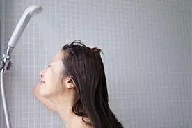 入秋后，孕妈洗澡注意四要素，身体才能倍感舒适，不容易着凉感冒图片