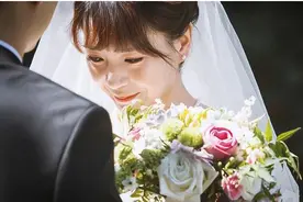 女友让我帮忙修电脑，在她家上个厕所，出来后我决定分手图片