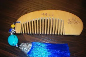 原来梳子材质不同，梳头发也不一样，以前梳头都没注意图片