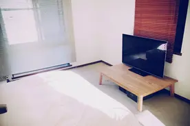 将断舍离做到极致的日本家庭，家里竟是空空如也图片
