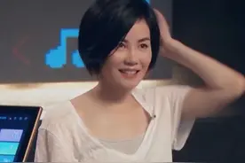 王菲直播亮嗓眼里有光，与前夫妹妹相处融洽，连谢霆锋称赞她简单图片