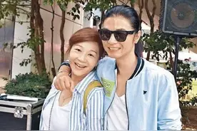 香港著名主持人罕见现身，患肾病每月花20万，换肾手术后病情好转图片