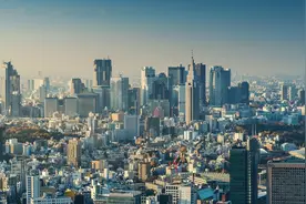 位于日本本州岛关东平原南端，是日本的首都和最大的城市图片