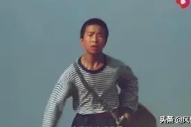 父亲瘫痪在床，为照顾父亲，农村娃背起父亲上大学，孝心感人图片