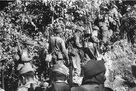 60年代中国同时得罪苏美，是怎么熬过来的？图片