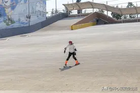 不下雪的广东，有人一辈子没见过雪，这个景区造出了旱雪，滑雪去图片