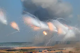 俄罗斯和白俄罗斯举行联合演习并达成10亿美元军售 专家：彰显合作力度，联合震慑北约图片