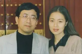 “黄梅戏艺术家”马兰年轻时真绝美，连衣裙配大波浪，风情又迷人图片